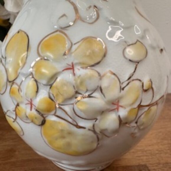 Wheeling Pottery Antique Pitcher White Embossed Floral Ruffled‎ Rim Vase Yellow - Picture 2 of 7